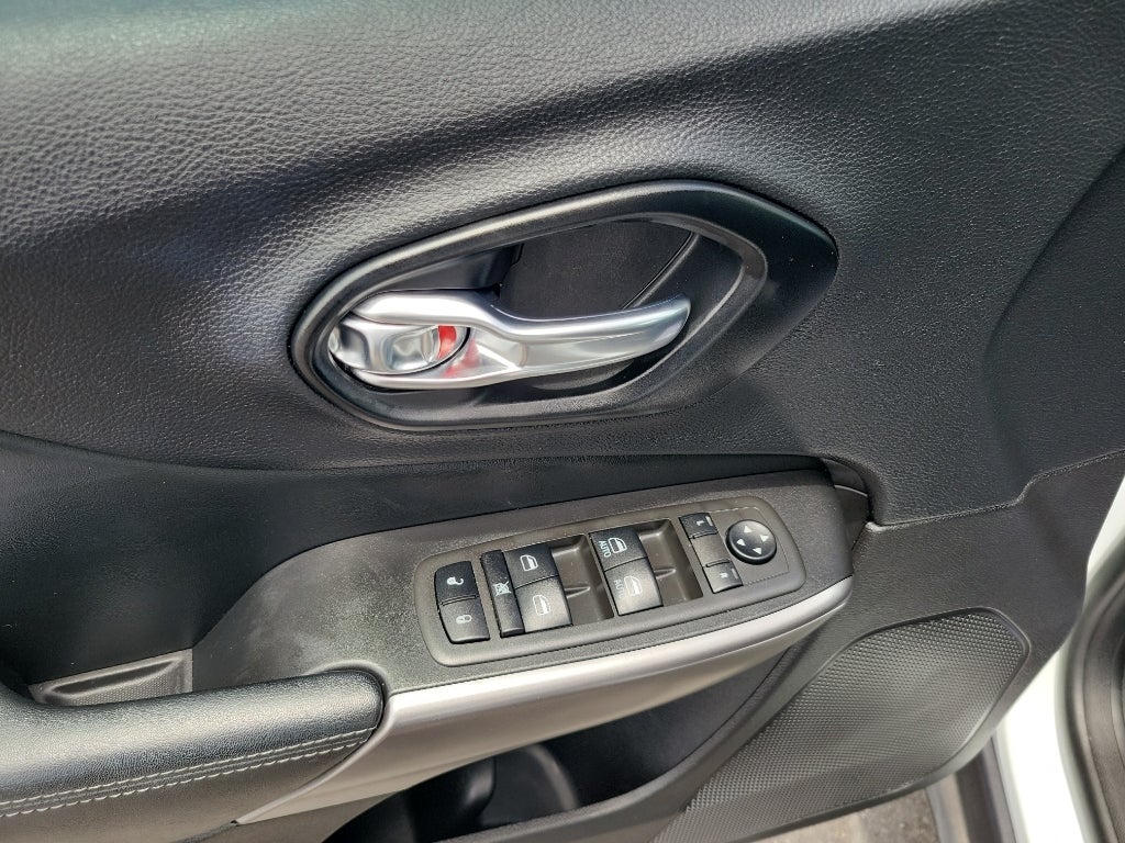 2021 Jeep Cherokee Latitude Lux (US) / Altitude (Can)