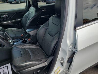 2021 Jeep Cherokee Latitude Lux (US) / Altitude (Can)