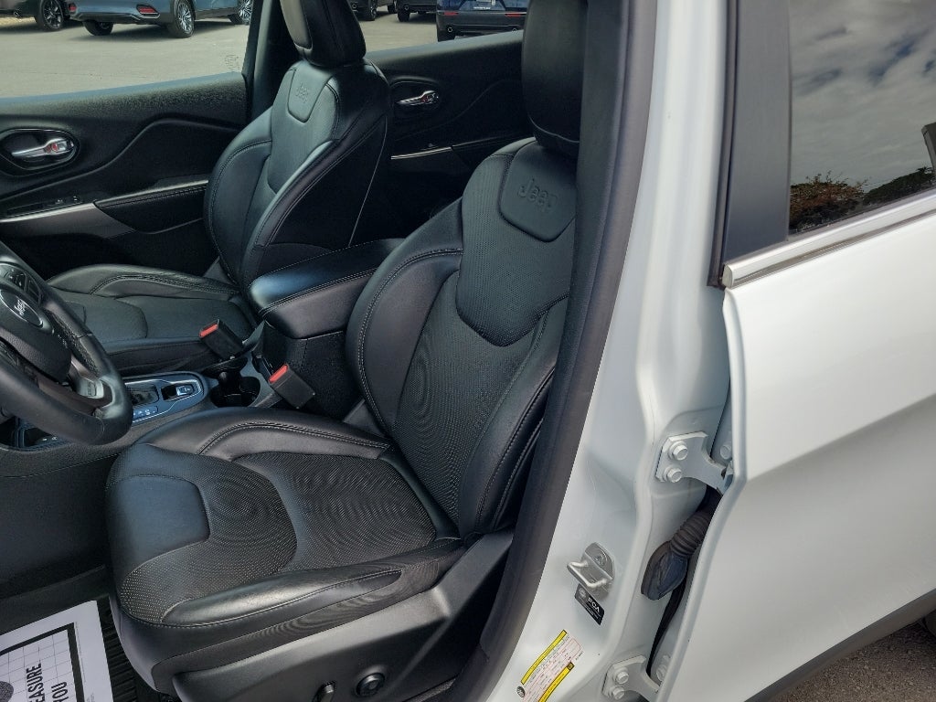 2021 Jeep Cherokee Latitude Lux (US) / Altitude (Can)