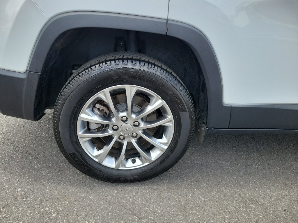 2021 Jeep Cherokee Latitude Lux (US) / Altitude (Can)