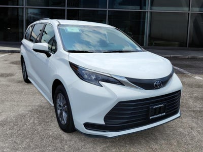 2026 Toyota Sienna LE
