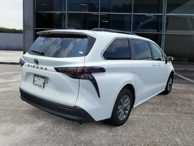 2026 Toyota Sienna LE