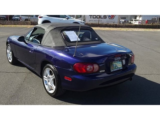 2004 Mazda Mazda MX-5 Miata Cloth