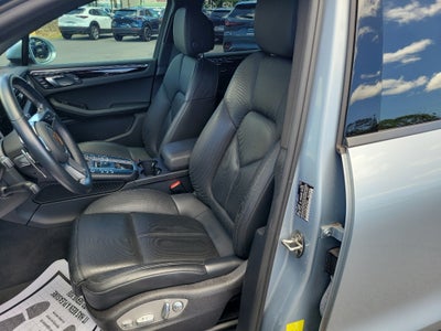 2021 Porsche Macan Base