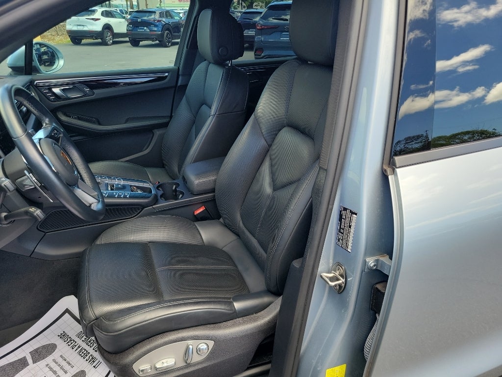 2021 Porsche Macan Base