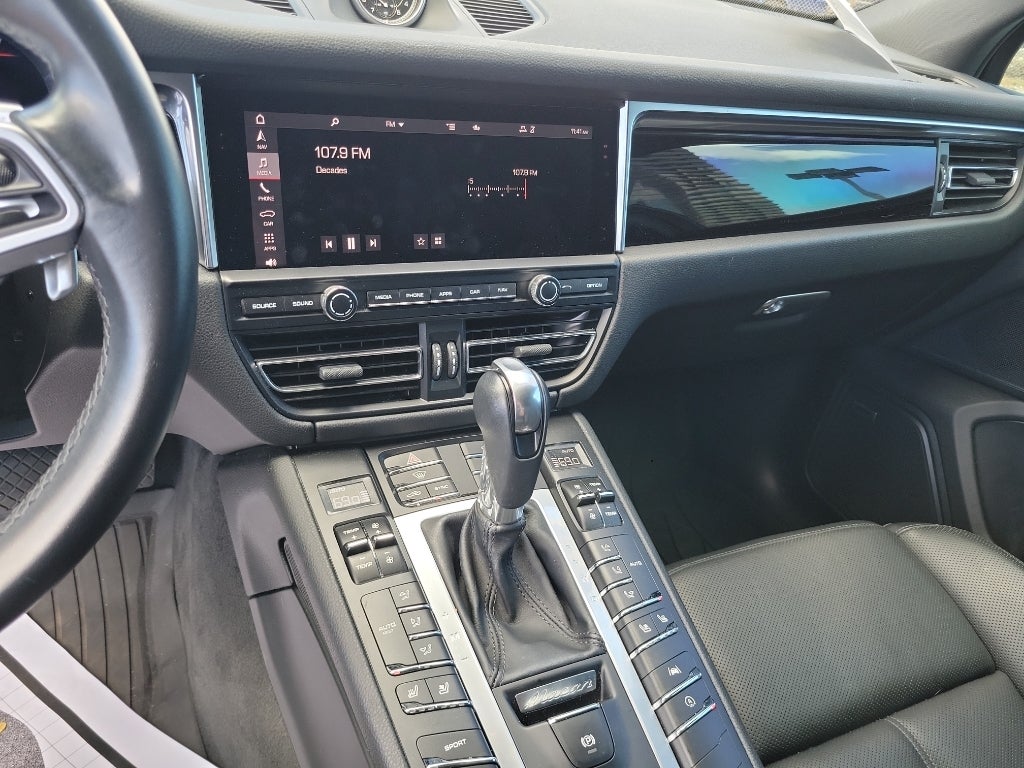 2021 Porsche Macan Base